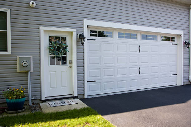 24/7 Emergency Garage Door Panel Replacement experts in Jackpot, NV
